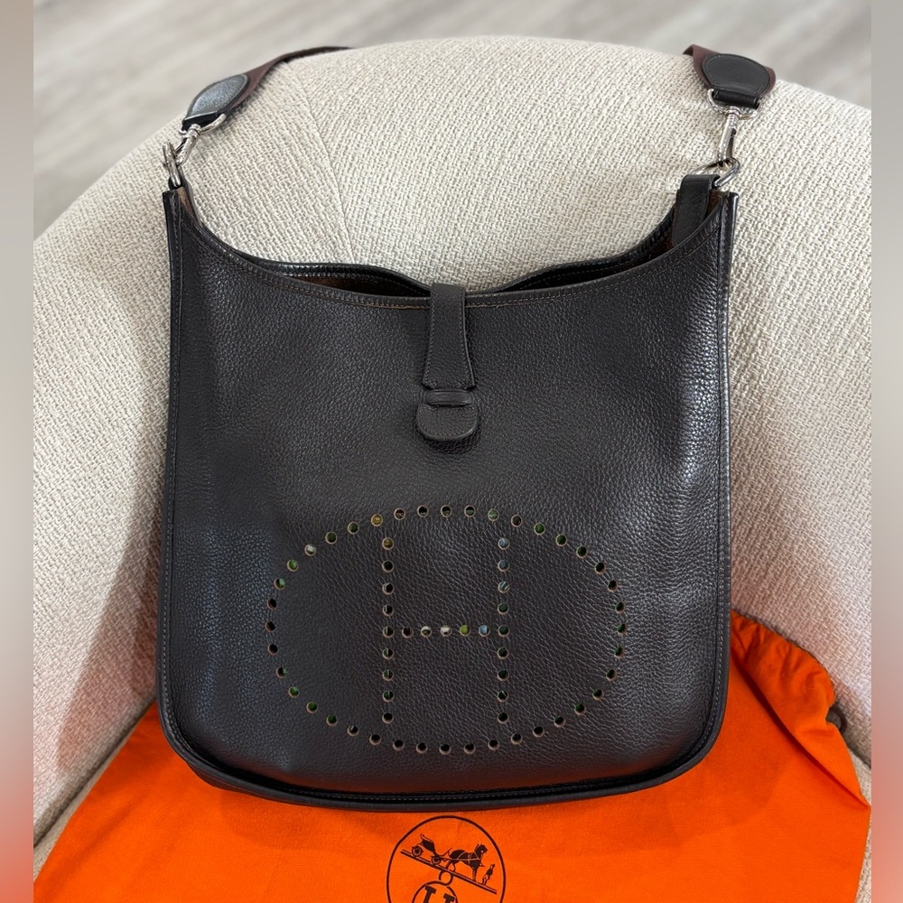 Authentic HERMES EVELYNE GM 1 Taurillon Cafe crossbody - Picture 1 of 16